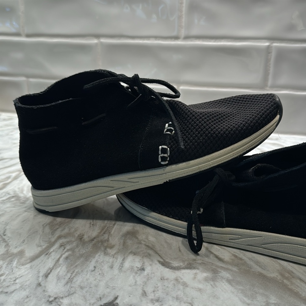 Aerosoles suede lace-up  5.5